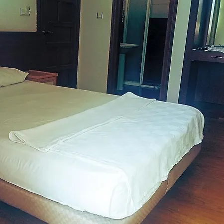 Hotel London House *